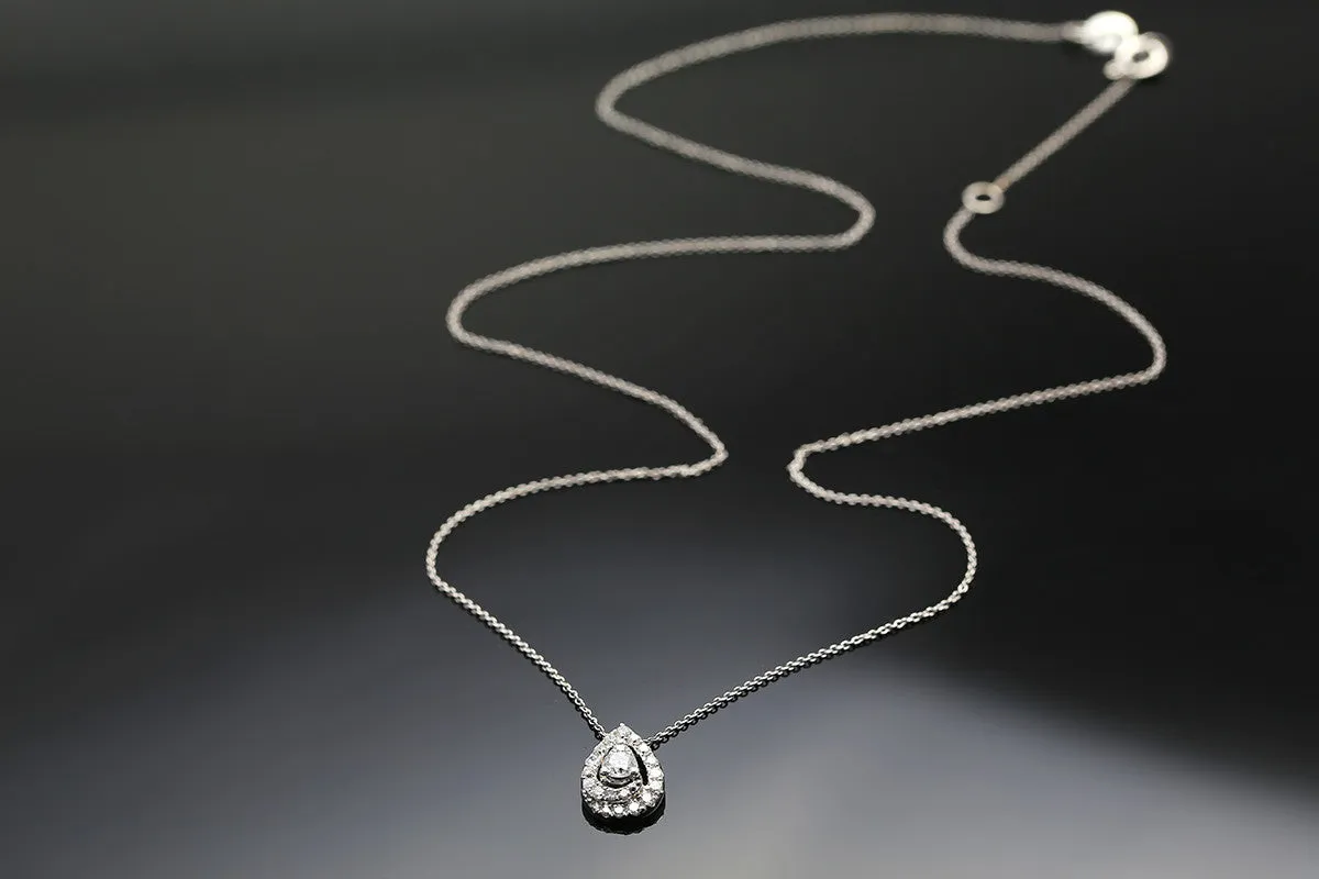 18k Gold Water Drop Shape Diamond Necklace