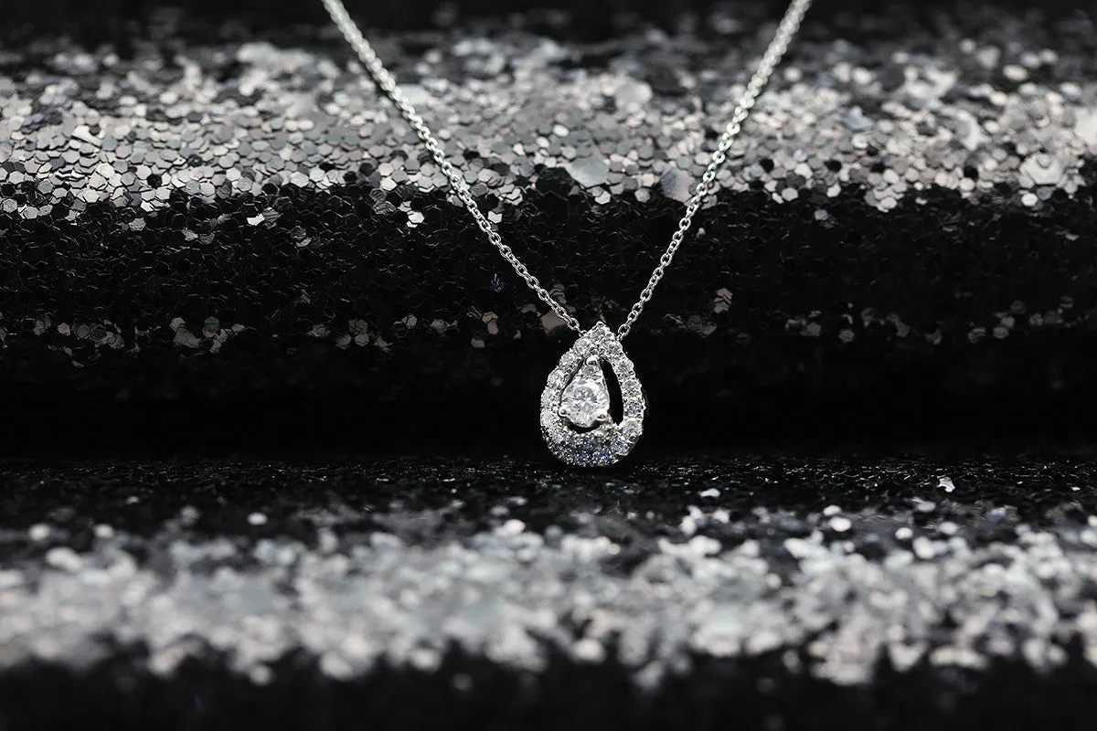 18k Gold Water Drop Shape Diamond Necklace