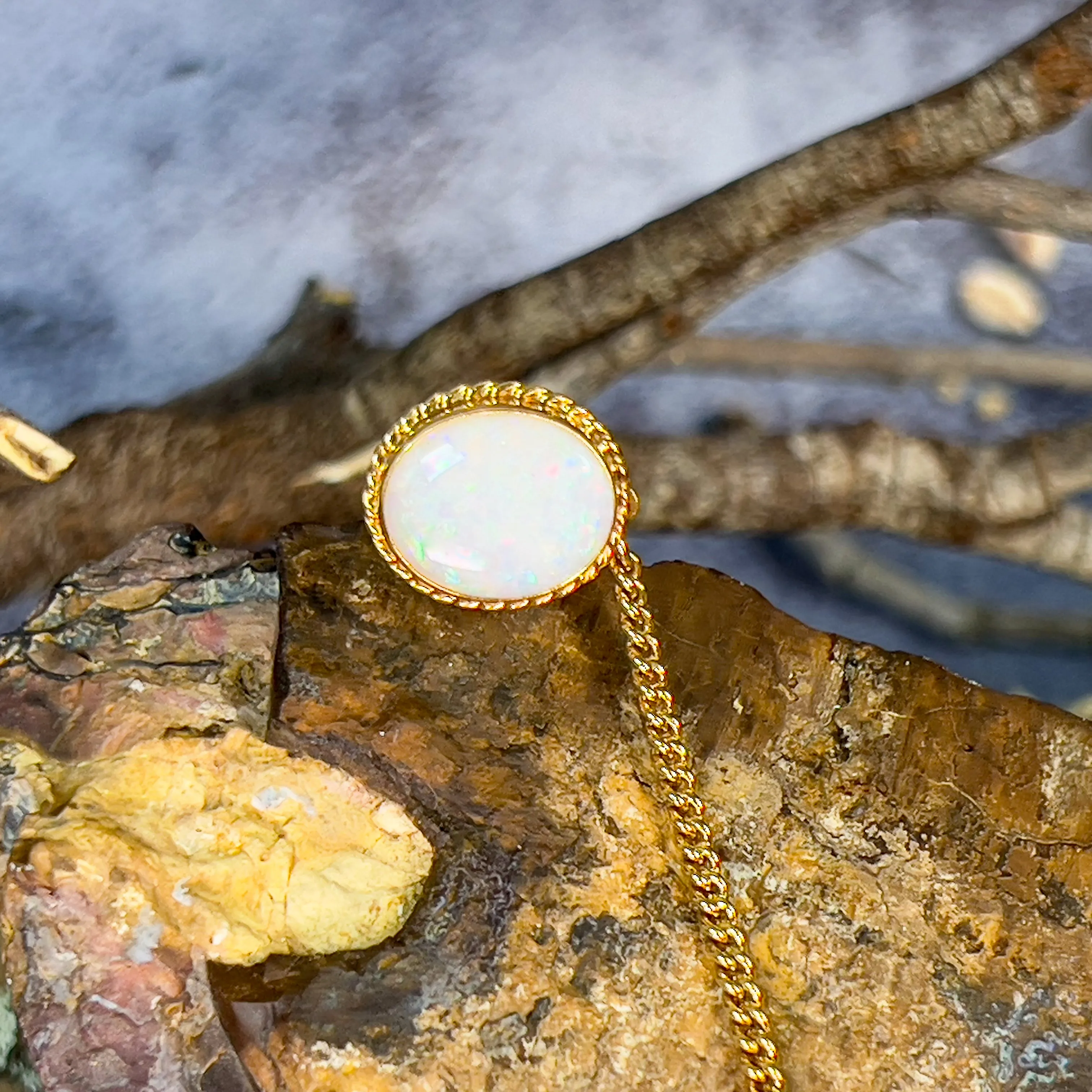 18kt Tie pin 12x10mm White Opal bezel