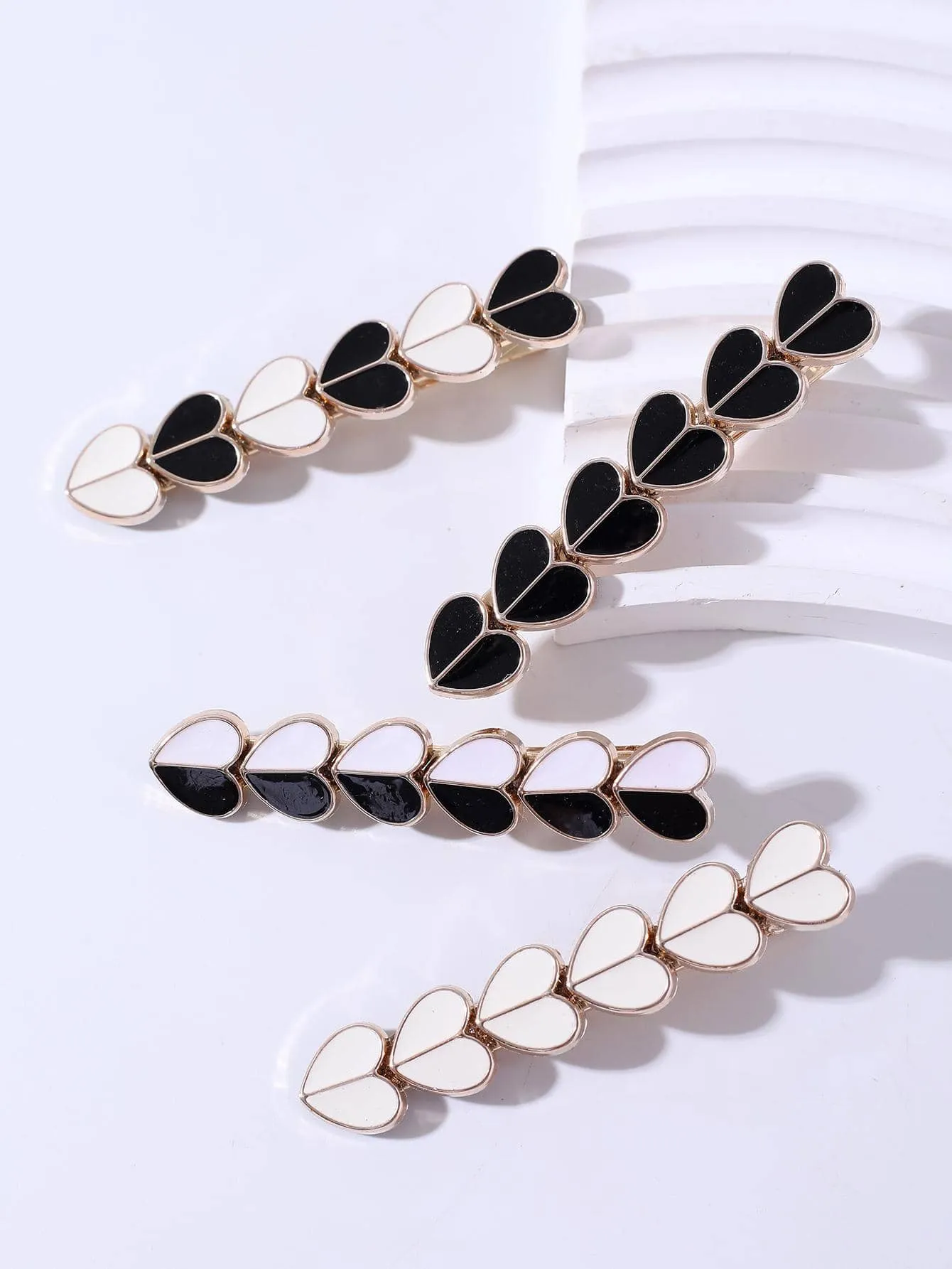 4pcs Black and White Heart Decor Alligator Hair Clip for Women Barrette Styling