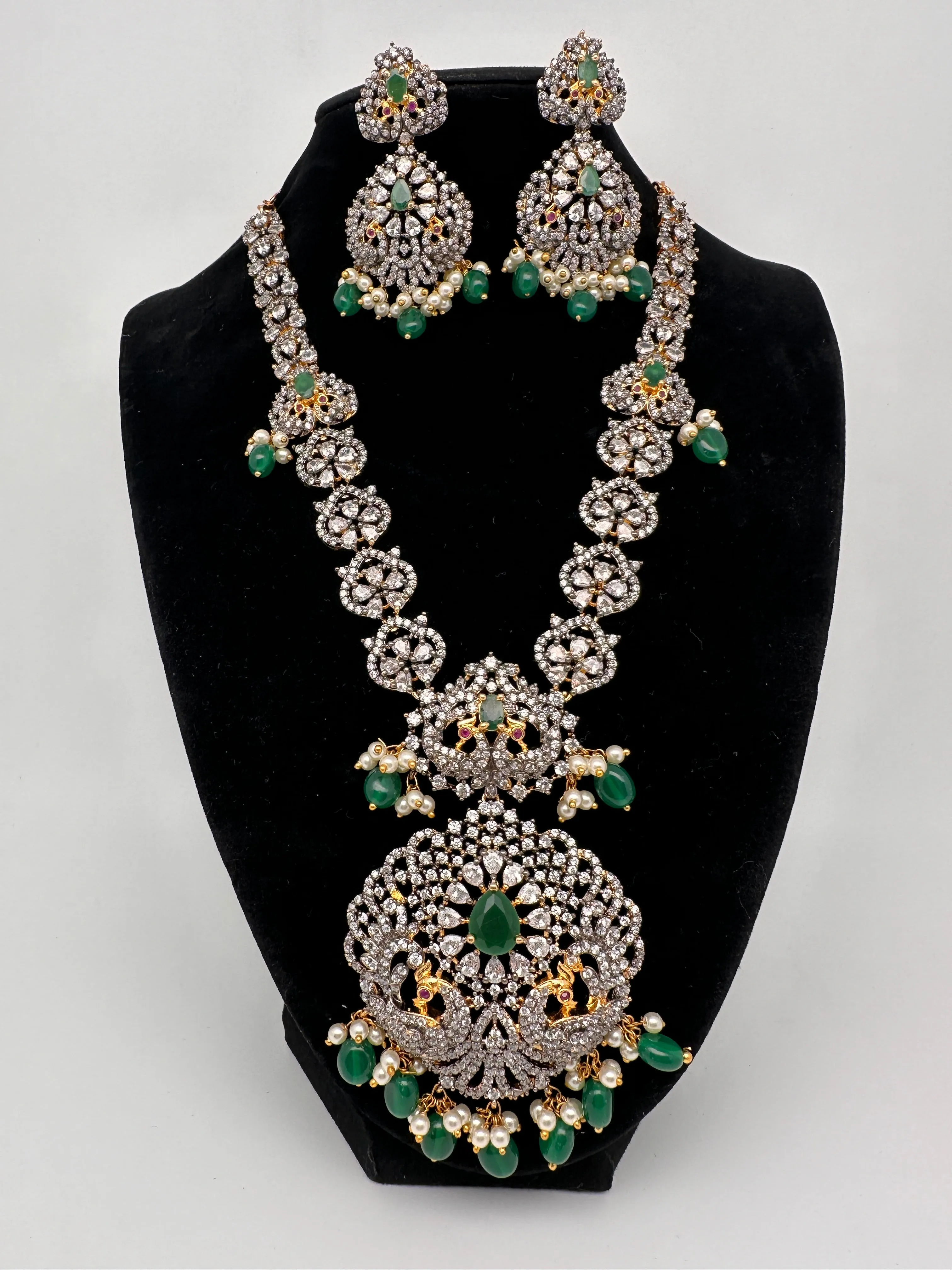 AD Green Stone Peacock Pattern Victorian Dual Tone Polish Short Necklace