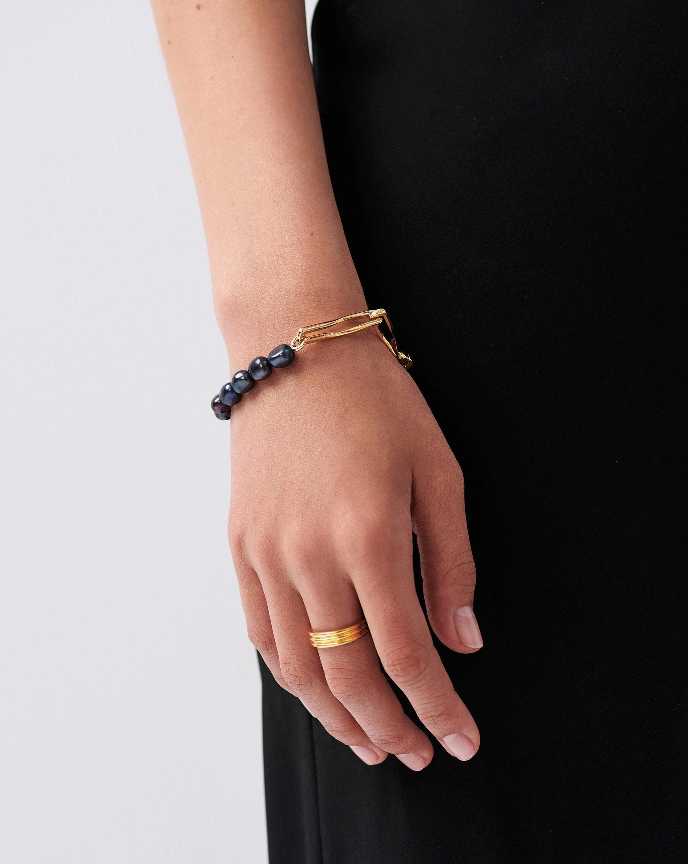 Baroque Pearl Twisted Link Bracelet | 18k Gold Plated/Grey Pearl