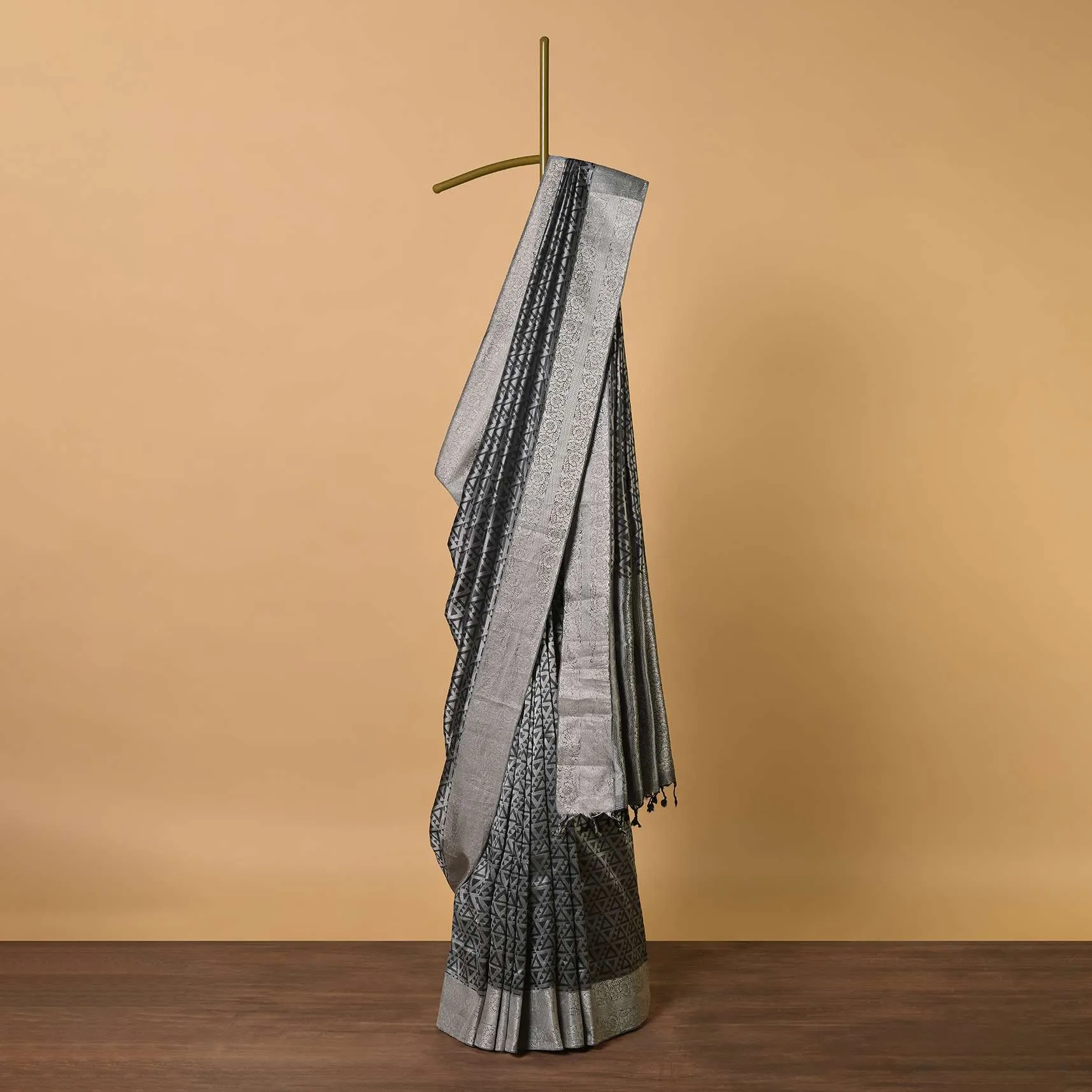 Black Saree In South Silk With Geometric Zari Weave And Unstitched Blouse Fabric