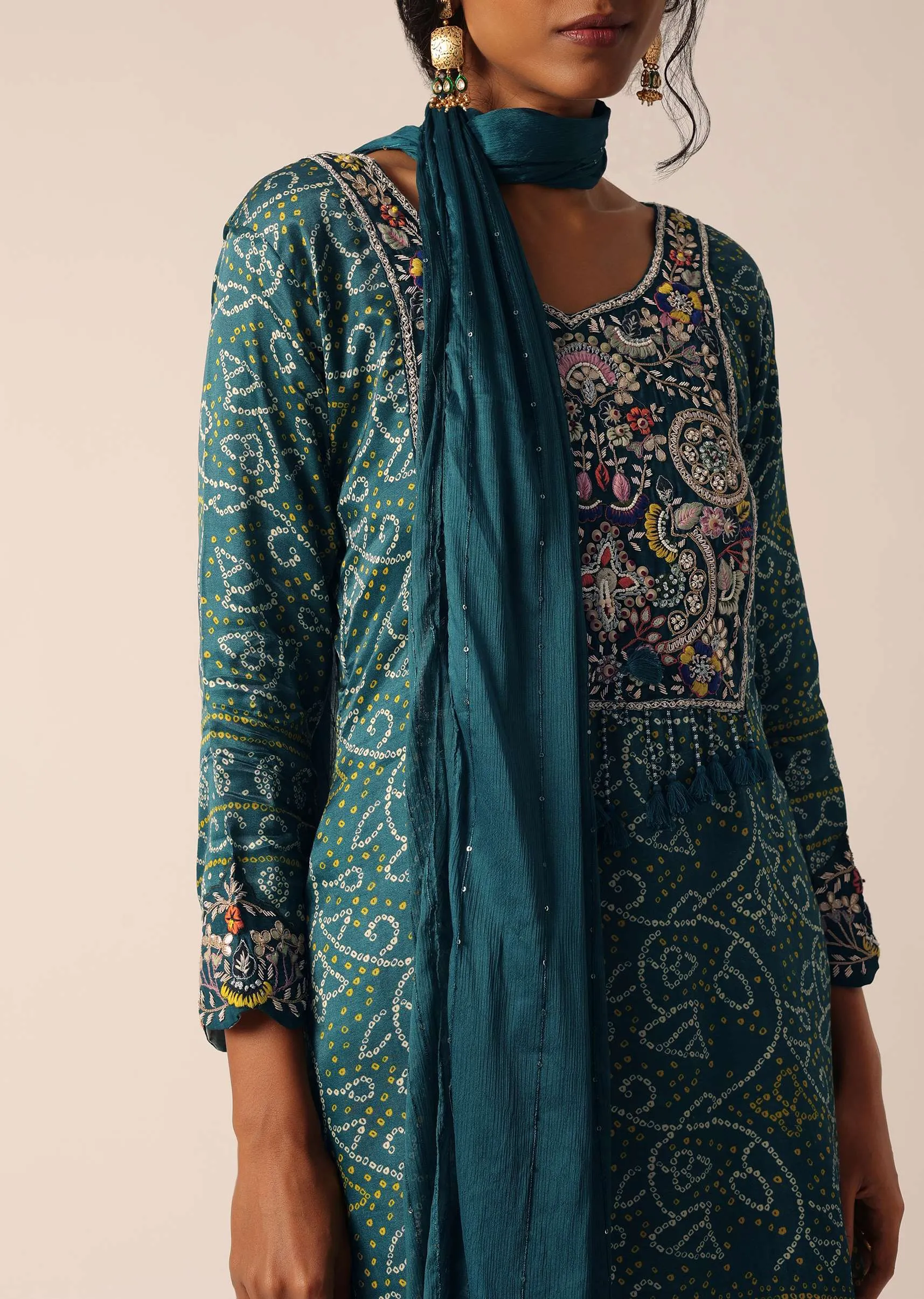 Green Banarasi Pant Set With Gota Work And Bandhani Print