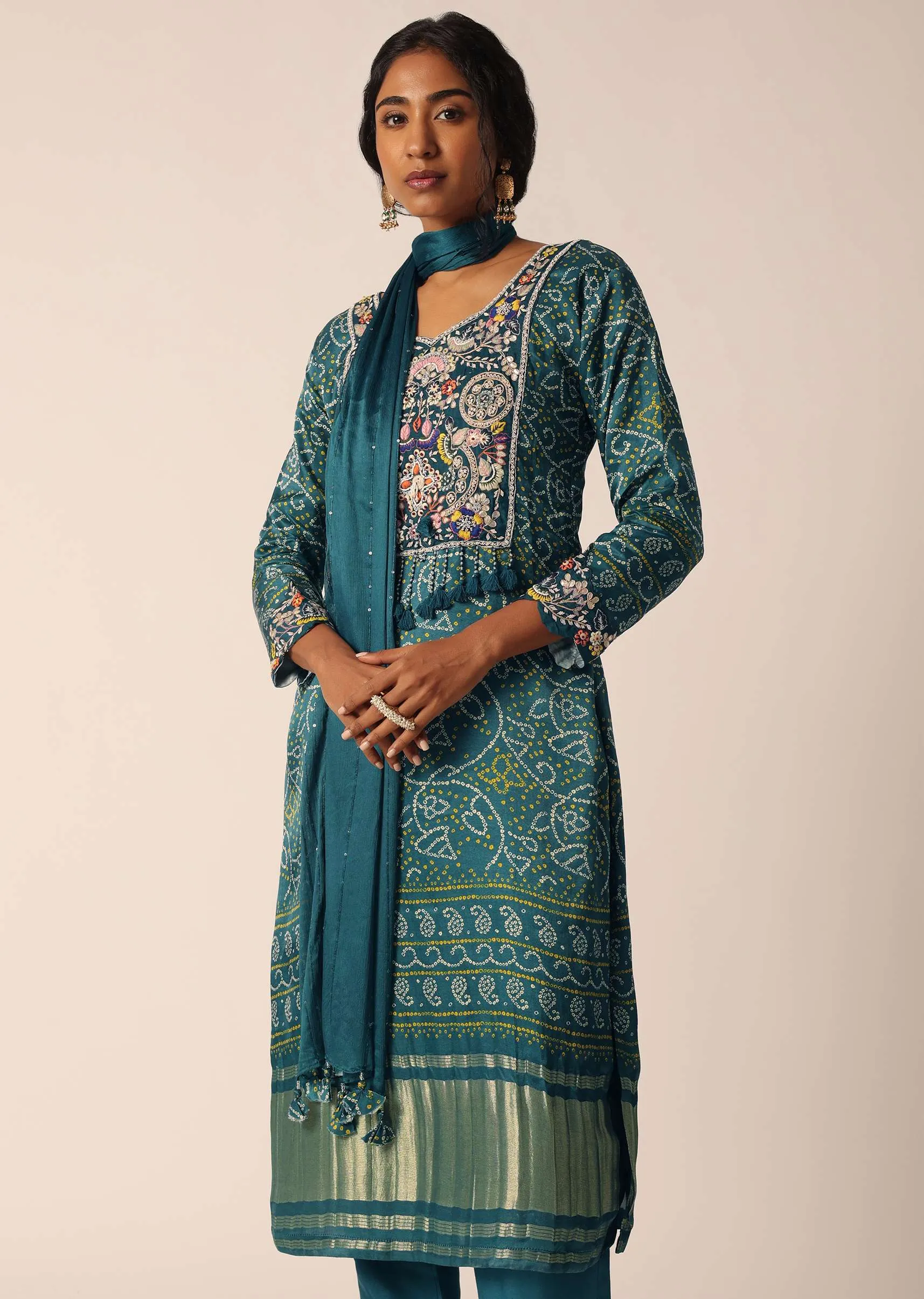 Green Banarasi Pant Set With Gota Work And Bandhani Print