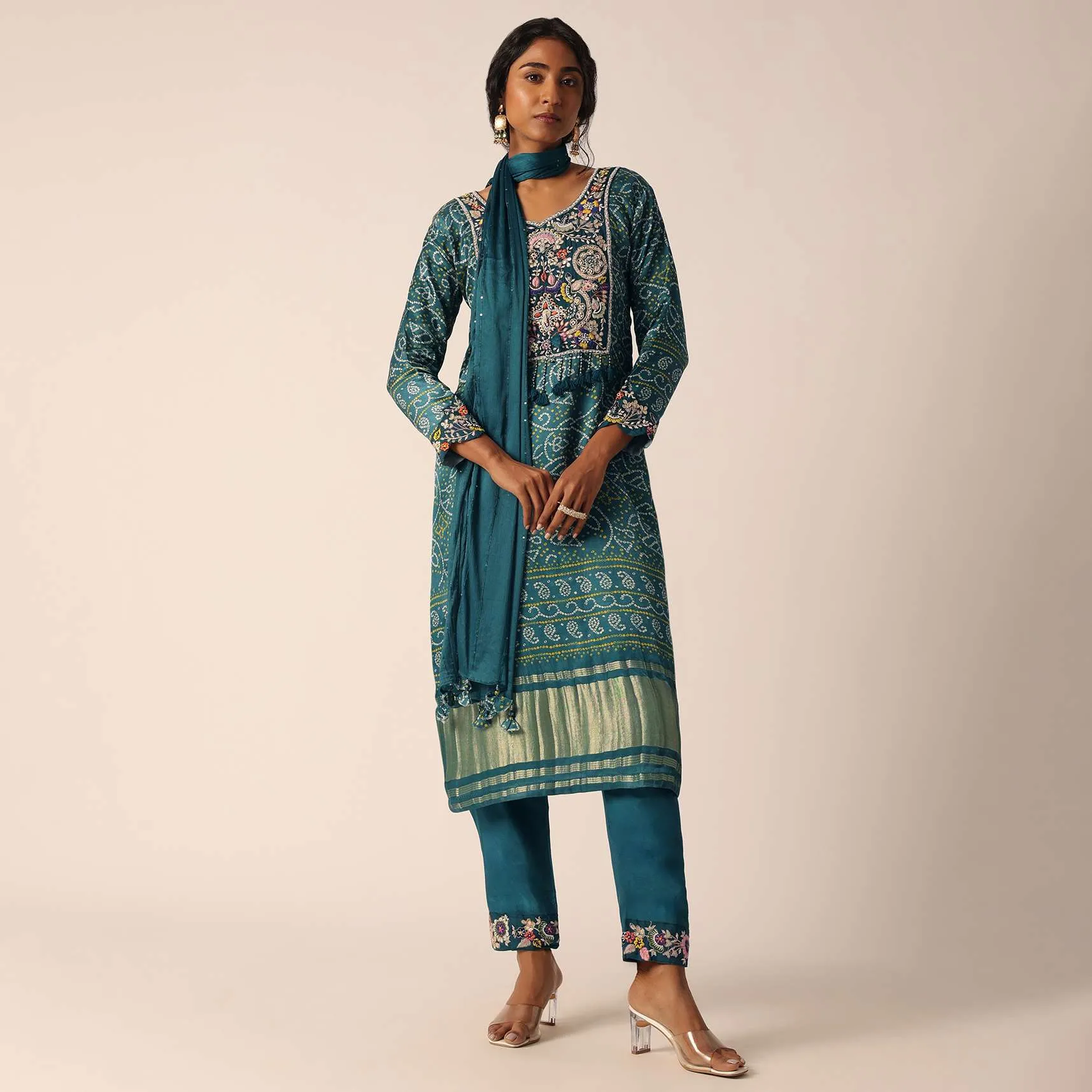 Green Banarasi Pant Set With Gota Work And Bandhani Print