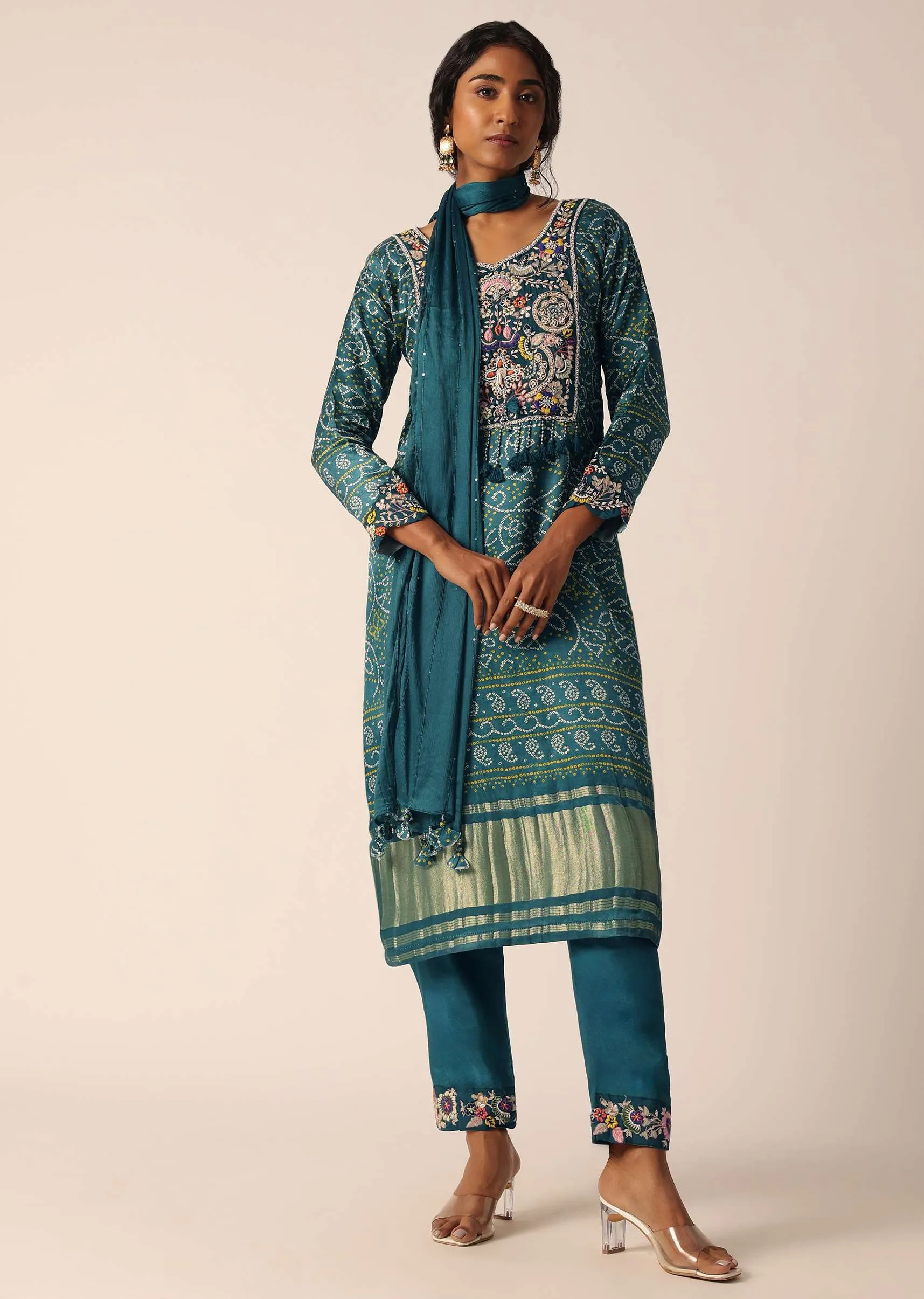 Green Banarasi Pant Set With Gota Work And Bandhani Print