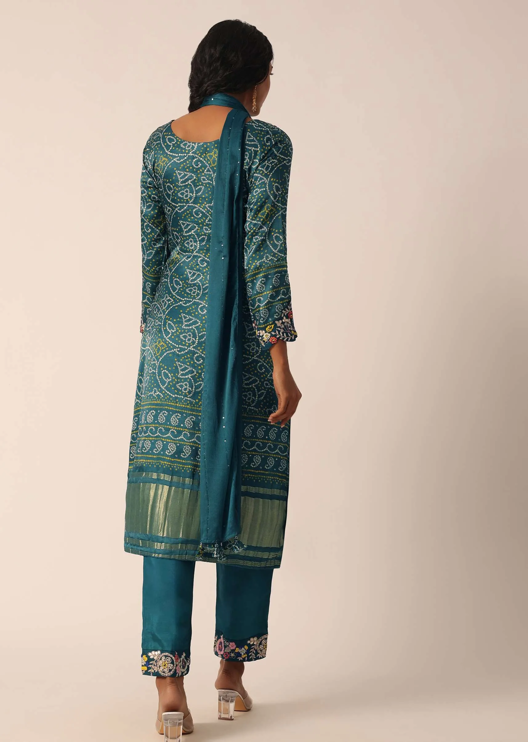 Green Banarasi Pant Set With Gota Work And Bandhani Print