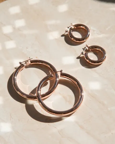 LUV AJ AMALFI HOOPS IN ROSE GOLD